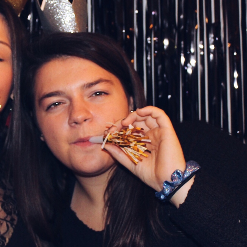 Meet your Posher, Chloe